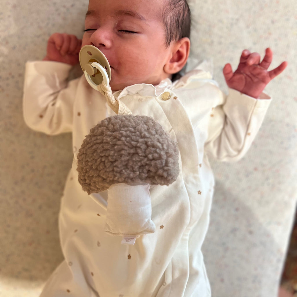 Sherpa Mushroom Pacifier Holder - Espresso